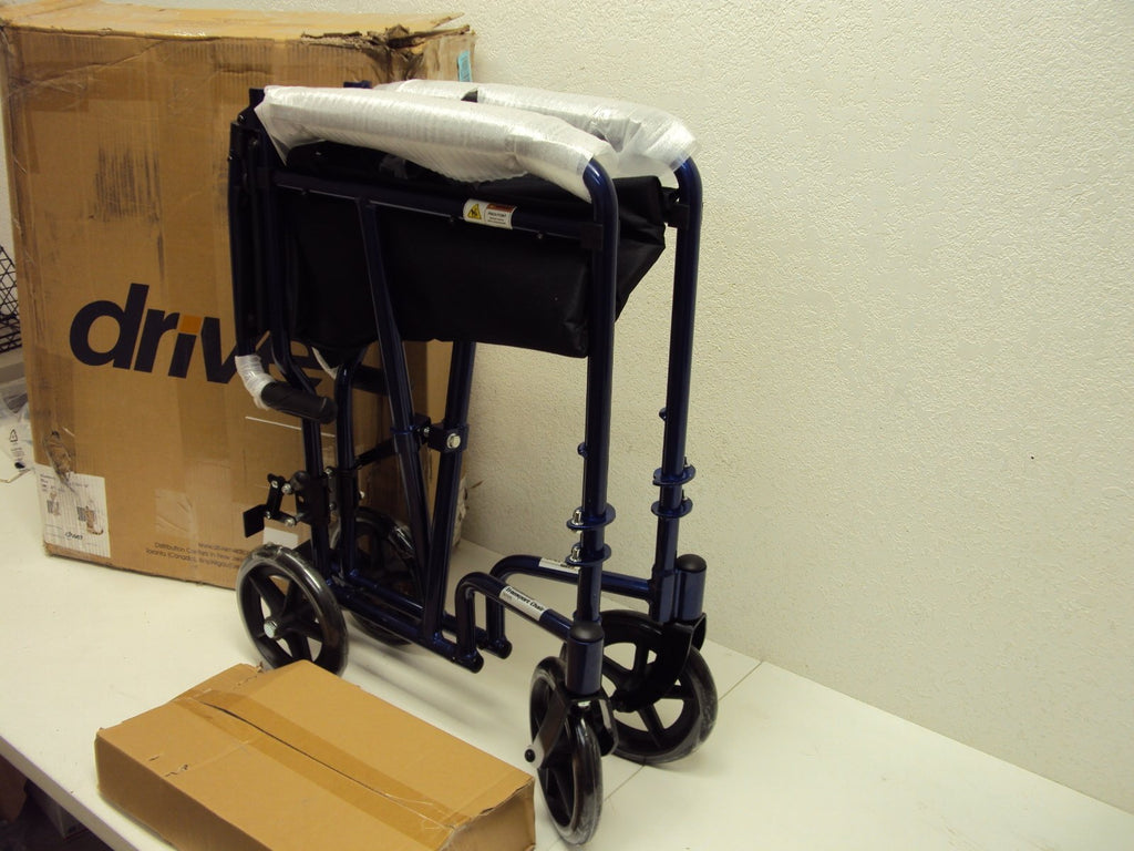 Silla de ruedas Ultra Liviana Plegable de aluminio Drive Medical - BH+ ESSENTIALS