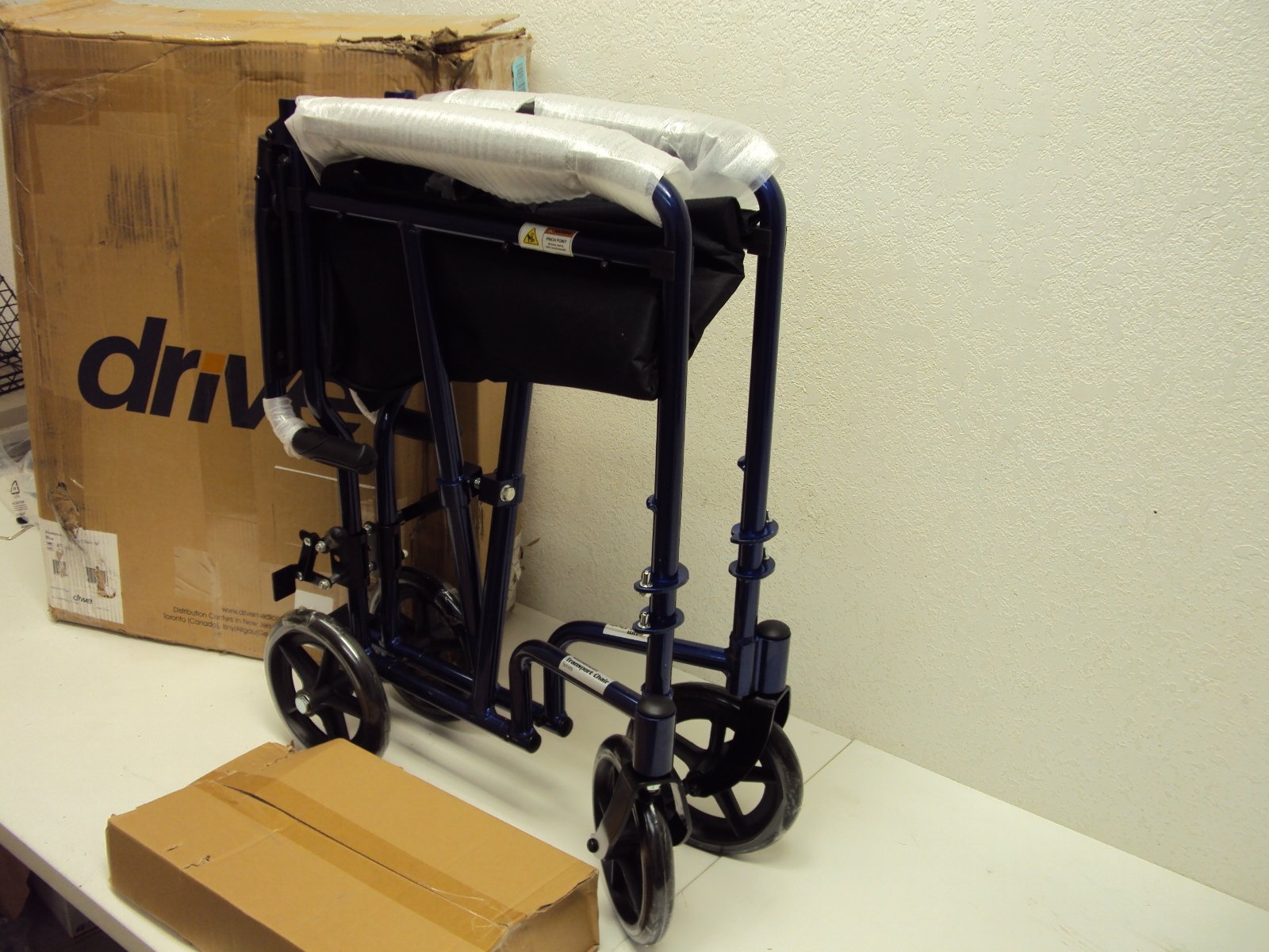 Silla de ruedas Ultra Liviana Plegable de aluminio Drive Medical - BH+ ESSENTIALS